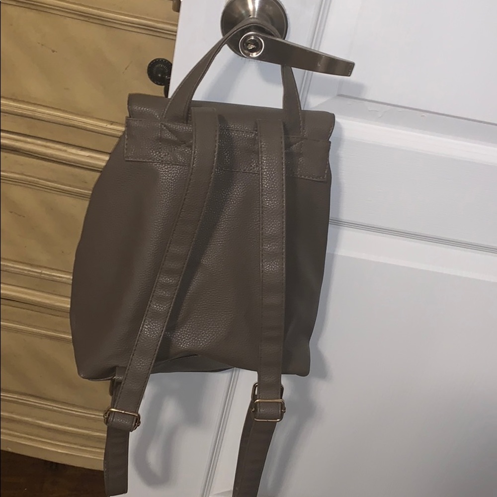 🔥 Sale! Grey mini Backpack - Picture 2 of 2